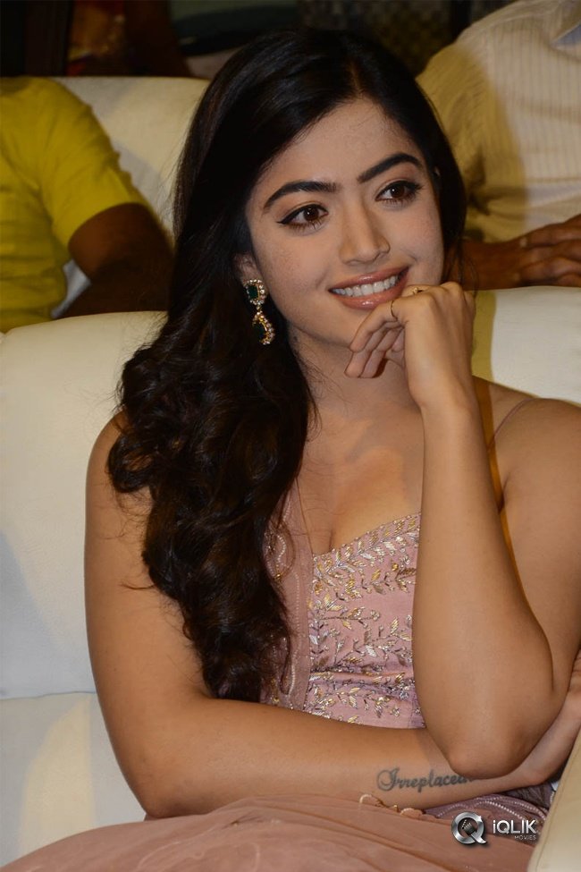 Rashmika-Mandanna-at-Geetha-Govindham-Audio-Event